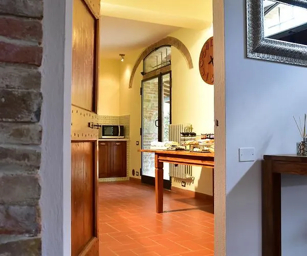 San Michele B&B 바르베리노 디 발 델사